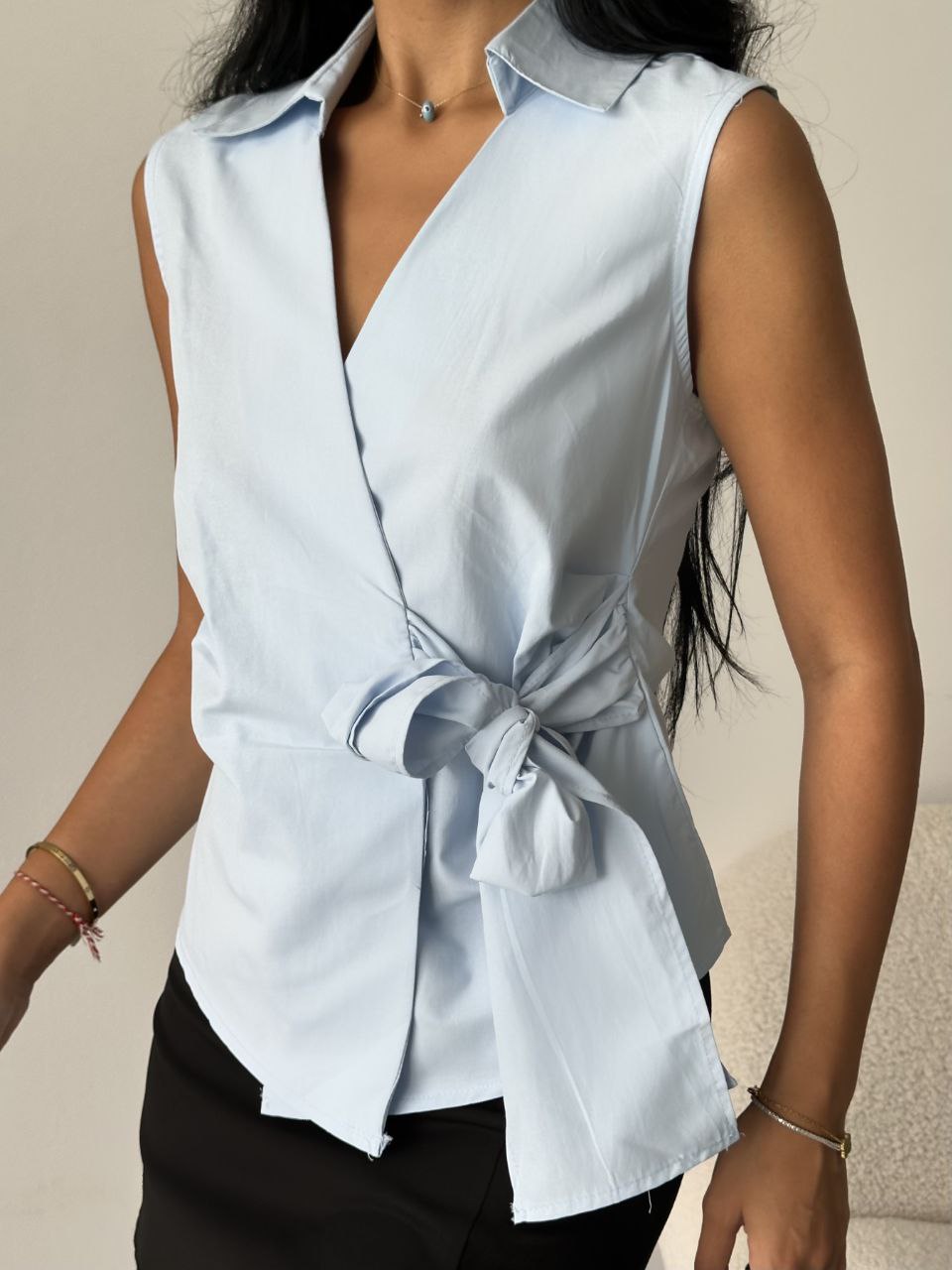 Fiyonklu Kolsuz Gömlek - Bebe Mavi